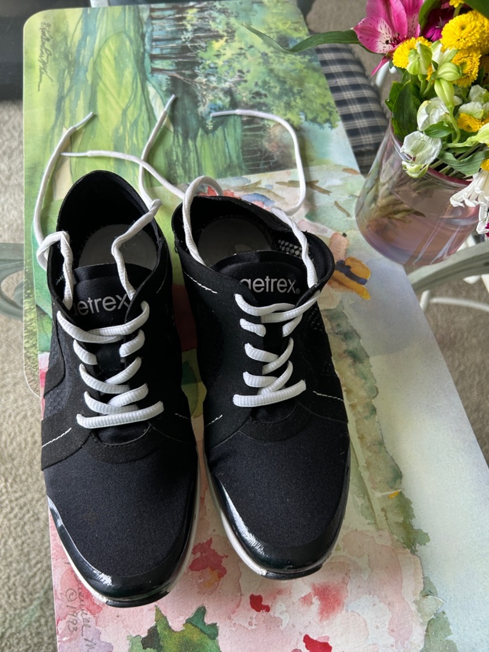 Aetrex Black and White Women's Sneakers